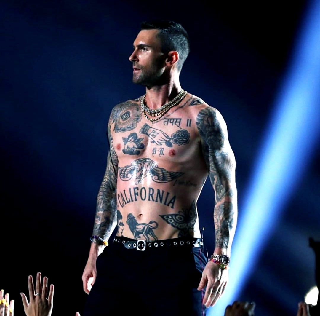 adam levine shirtless at superbowl